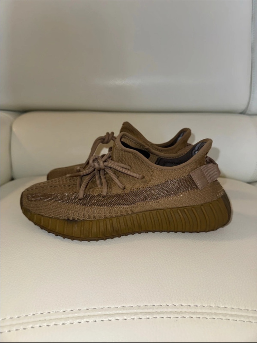 YEEZY WOMEN’S SNEAKERS